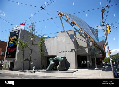 ago the art gallery of ontario with frank gehry facade in toronto ontario canada Stock Photo - Alamy