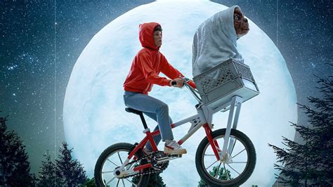 Iconic Scene From E.T. THE EXTRA-TERRESTRIAL Captured in New Statue From Iron Studios — GeekTyrant