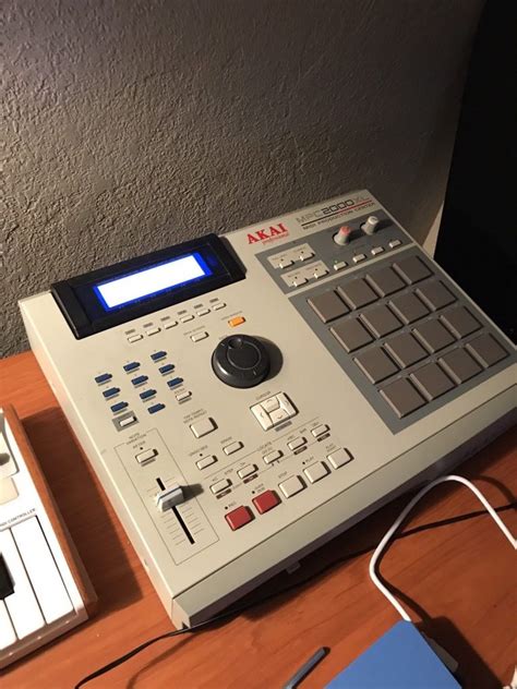 Akai MPC 2000XL with 8-outs – MPCHunter