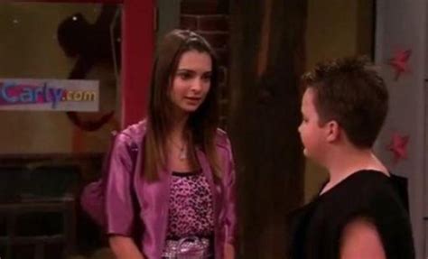 Emily Ratajkowski On Icarly