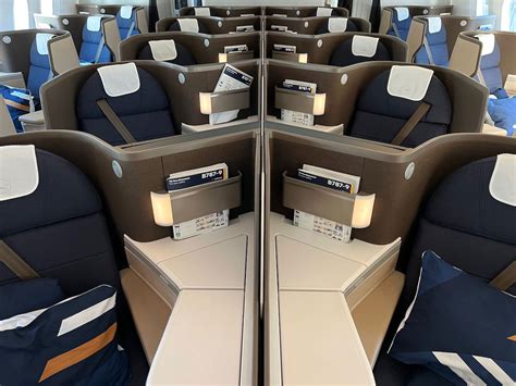 Lufthansa's Boeing 787 Business Class: Exactly As Expected - One Mile ...