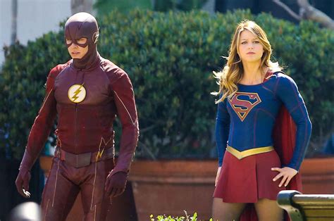 The Flash/Supergirl Crossover Pics | Know It All Joe