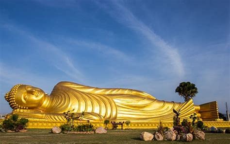 Reclining Buddha Temple, Bangkok - Timing, History & Photos