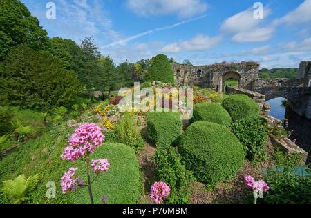 leeds castle gardens barbican Stock Photo - Alamy