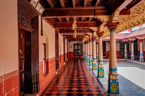 Chettinadu Style Heritage Homes in Karaikudi, Pallathur, Athangudi & Kothamangalam are the most ...