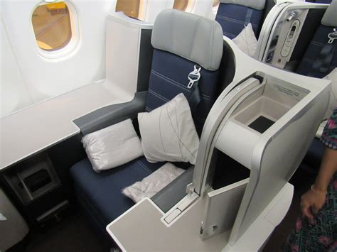 Malaysia Airlines A330 Business Class Review ICN to KUL - TravelUpdate