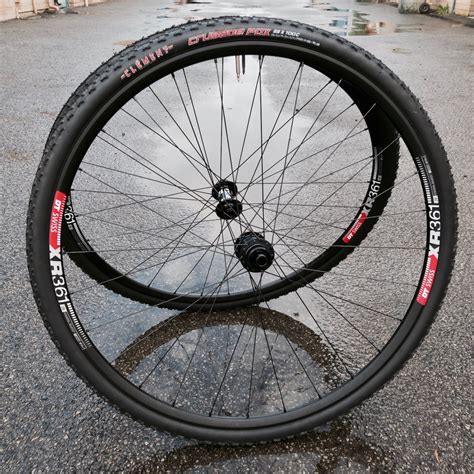 Emma's DT Swiss CX wheelset - Melody Wheels