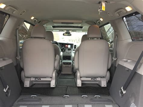 2019 Toyota Sienna: 216 Interior Photos | U.S. News