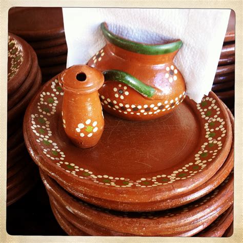 Mexican Pottery Dinnerware / Mountain arts pottery has a wide selection of handmade dinnerware.