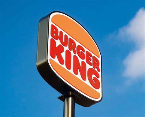 Burger King New Logo | Restaurant branding, Burger king logo, Old logo