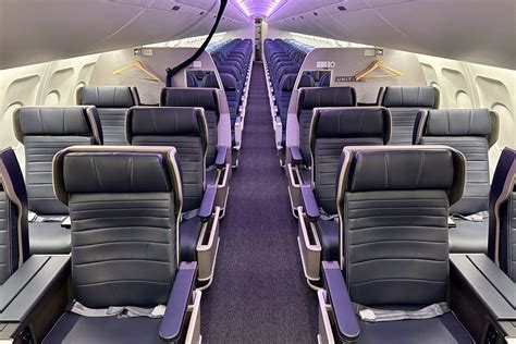 New first-class seat, overhauled cabins shine on United's retrofitted Airbus A319 - The Points Guy