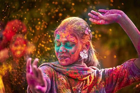 Holi colours meaning: What is the real significance of the colours of ...