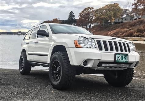 9 Best Tires For Jeep Grand Cherokee: A Comprehensive Review