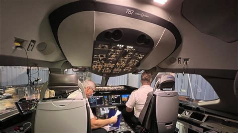 Boeing 787 Interior Cockpit