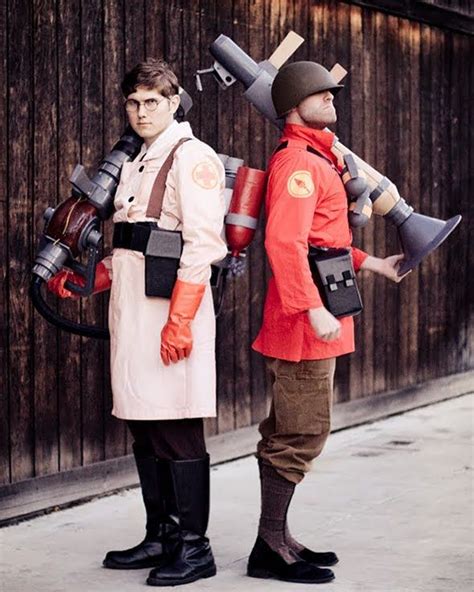 Medic and Soldier Team Fortress 2 Cosplay [pic] | Team fortress 2, Team ...