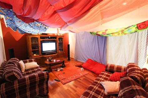 Things To Do At Home, Things To Do When Bored, Fun Things, Crazy Things, Living Room Fort ...