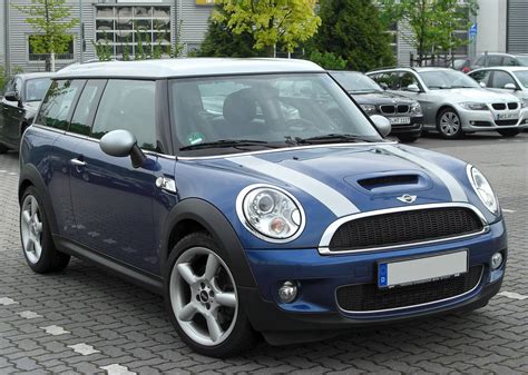 2010 MINI Cooper Clubman Base - 2dr Hatchback 1.6L Manual