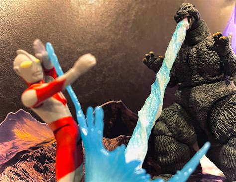 Godzilla vs Ultraman by KingGiganoto5 on DeviantArt