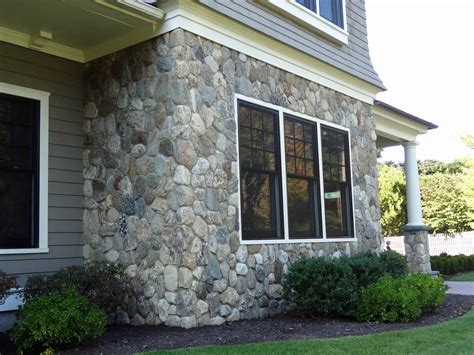 Natural Architectural Detail with Round Thin Veneer - Stoneyard®