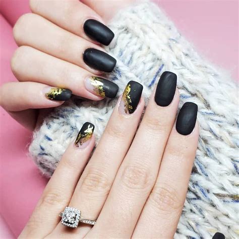 46 Black and Gold Nail Designs for Every Season and Occasion