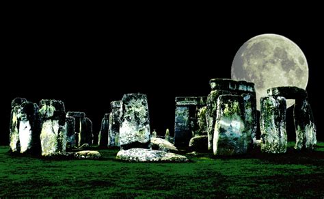 Moonhenge silver | Full moon at Stonehenge | Ron Stam | Flickr