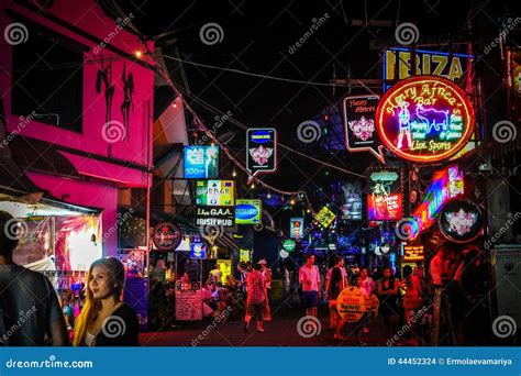 KOH SAMUI, THAILAND 2 APRIL 2013 Street Nightlife Editorial Stock Image - Image: 44452324