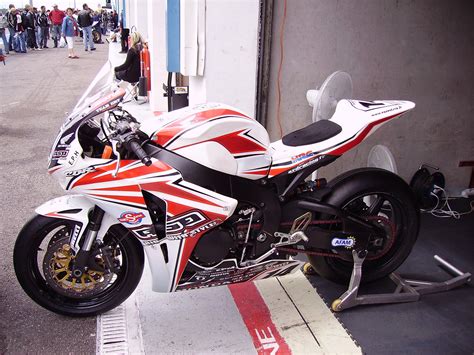 File:Honda racing motorcycle.jpg