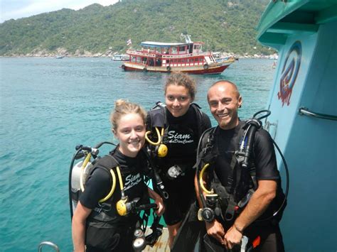 PADI Dive Master Course - Siam Scuba Center