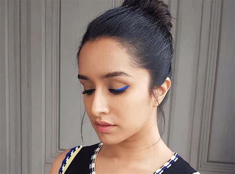 Navy Blue Eyeliner Makeup Look | Saubhaya Makeup