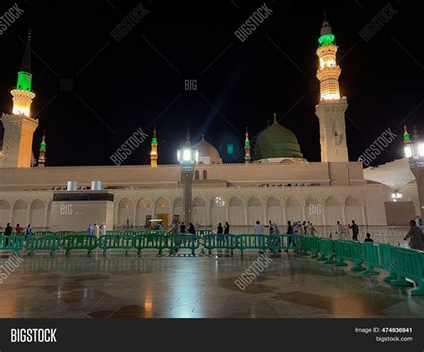 Al Masjid Nabawi Night Image & Photo (Free Trial) | Bigstock