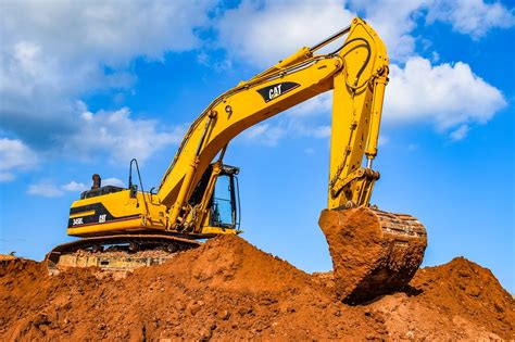 Nine Different Excavator Types & Their Uses