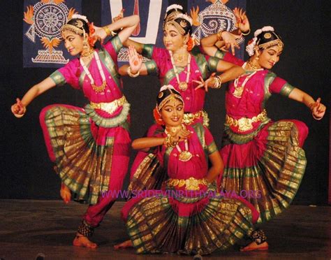 Bharatanatyam Wallpapers - Top Free Bharatanatyam Backgrounds - WallpaperAccess