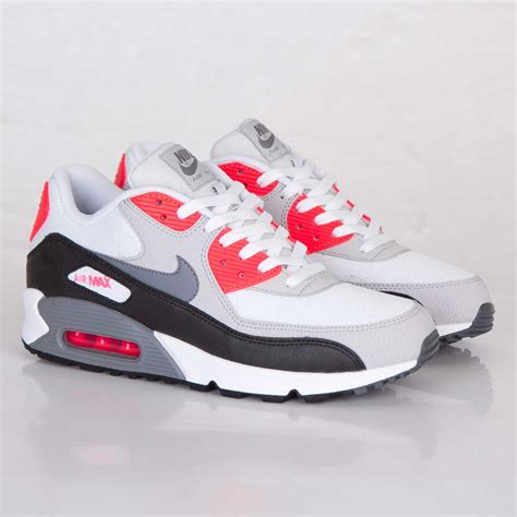 Nike Air Max 90 Essential Cool Grey | SOLETOPIA