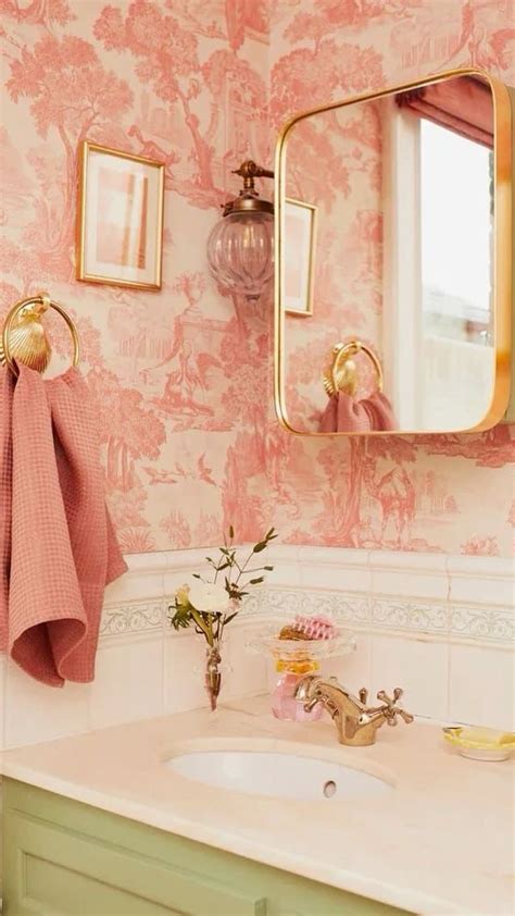 Floral Wallpaper Ideas for Stylish Bathroom Design