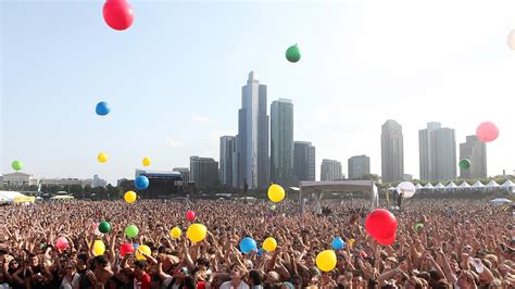 Listen to the 17 Coolest Songs Playing at Lollapalooza | Teen Vogue