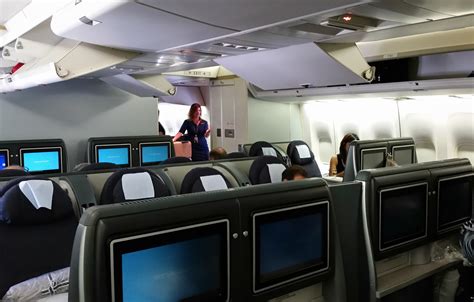 Airline Review: United Airlines – Business Class (Boeing 747-400 with Lie Flat Seats ...