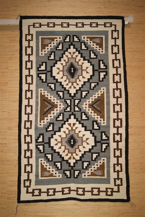 Image result for navajo weaving | Navajo rugs, Native american rugs, Tapestry loom