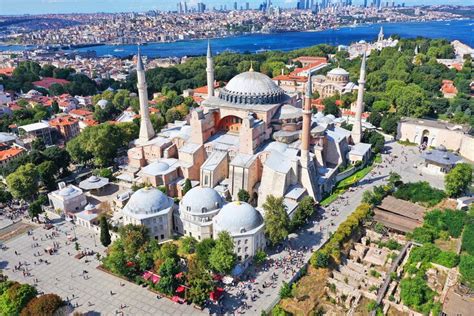 22 Top Tourist Attractions in Istanbul | PlanetWare