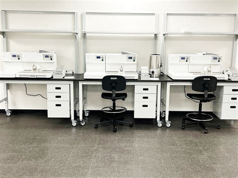 High-Quality Lab Bench and Lab Workstation for Industrial Use