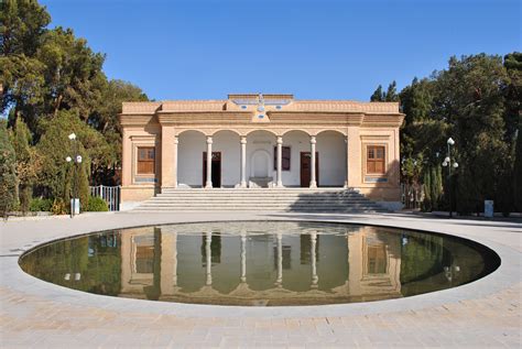 File:Zoroastrian Fire Temple in Yazd.JPG - Wikimedia Commons