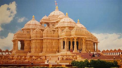 Top 10 Famous Akshardham Lord Krishana Temples in India