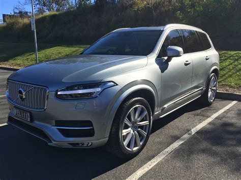 Volvo Image Gallery: 2016 Volvo XC90 T6 AWD Electric Silver