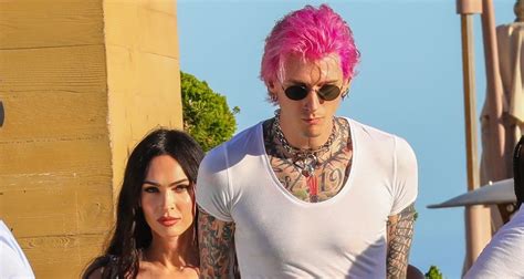 Machine Gun Kelly Debuts Bright Pink Hair During Lunch Date with Megan Fox | Machine Gun Kelly ...