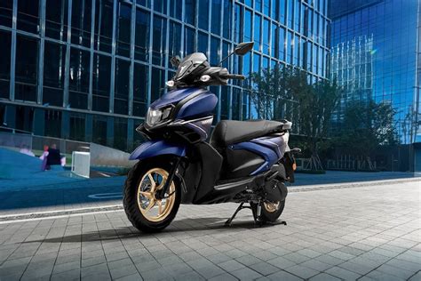 Yamaha RayZR 125 Fi Hybrid Price - Mileage, Colours, Images | BikeDekho