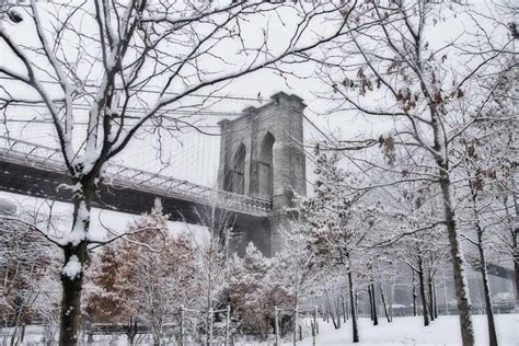 The Brooklyn Bridge in Winter | Brooklyn Bridge Snow Photos