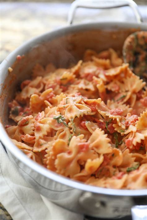 Bow Tie Pasta Recipe - 20 Minute Meal! - Lauren's Latest