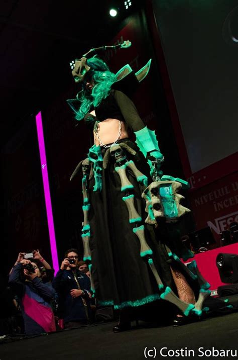 Female Thresh Cosplay by KiddaxD on DeviantArt