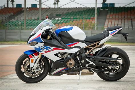 BMW S 1000 RR Price, Images, Mileage & Reviews