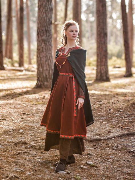 Viking clothing "Idunn style" | Viking dress, Viking clothing, Medieval clothing