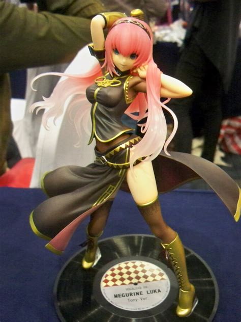 Build and Shoot: THE BEST OF ANIME 2012: ANIME FIGURES